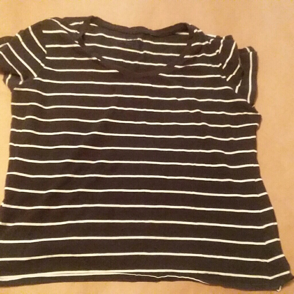 White and black striped tee